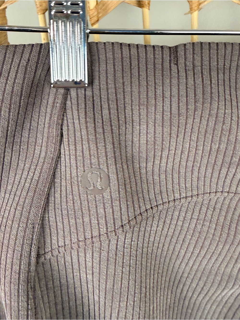 Lululemon Ribbed SoftStreme High-Rise Cropped 25” Pants Espresso Size 6 - Picture 7 of 11